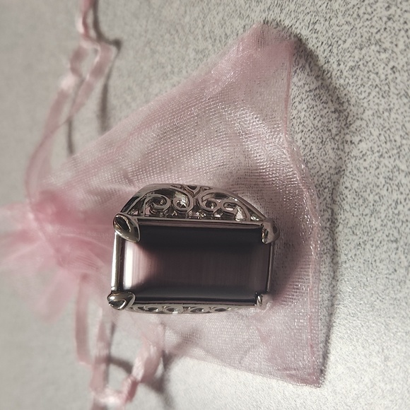 Costume Ring - Picture 1 of 4